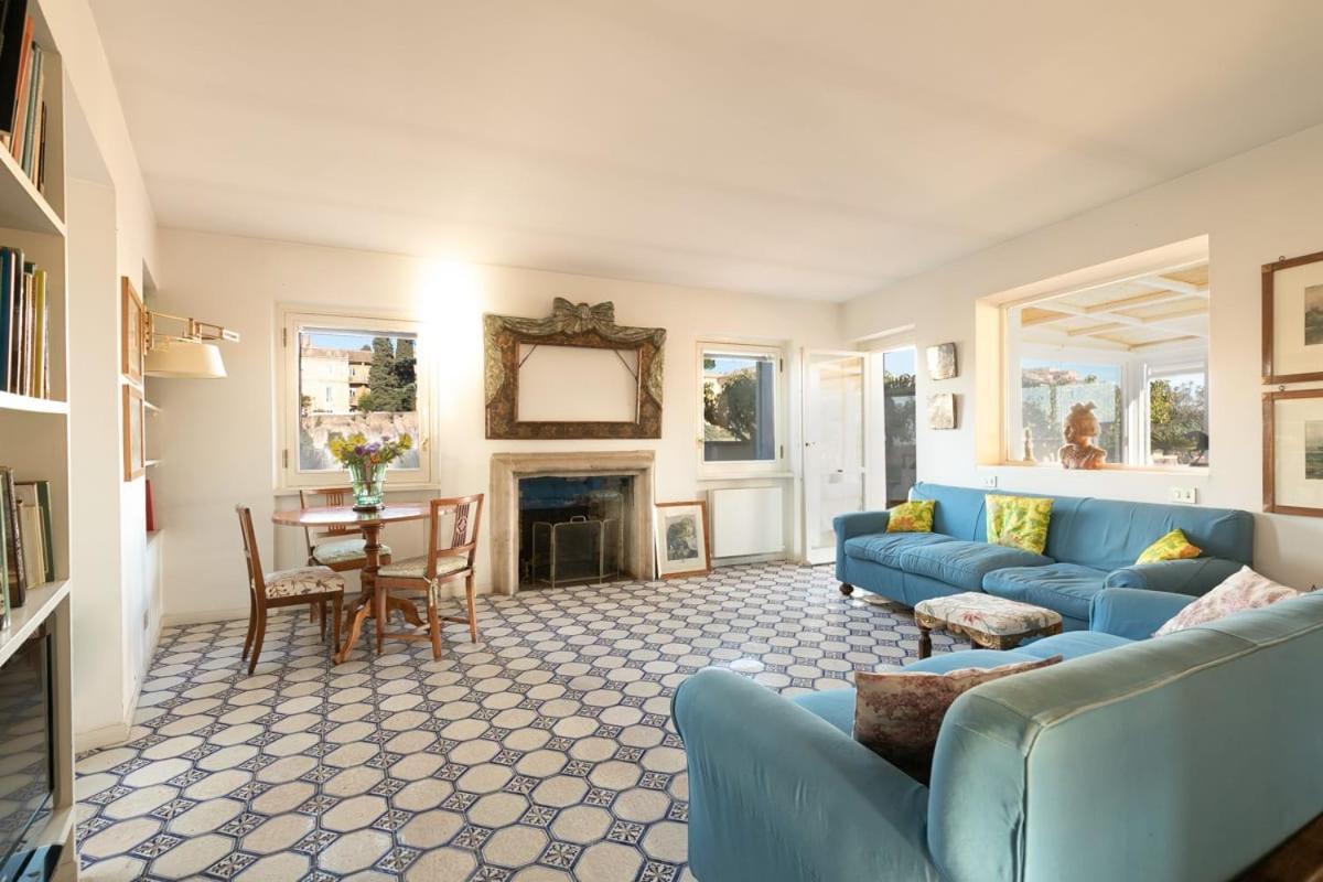 Forum Stunning Terrace Penthouse *